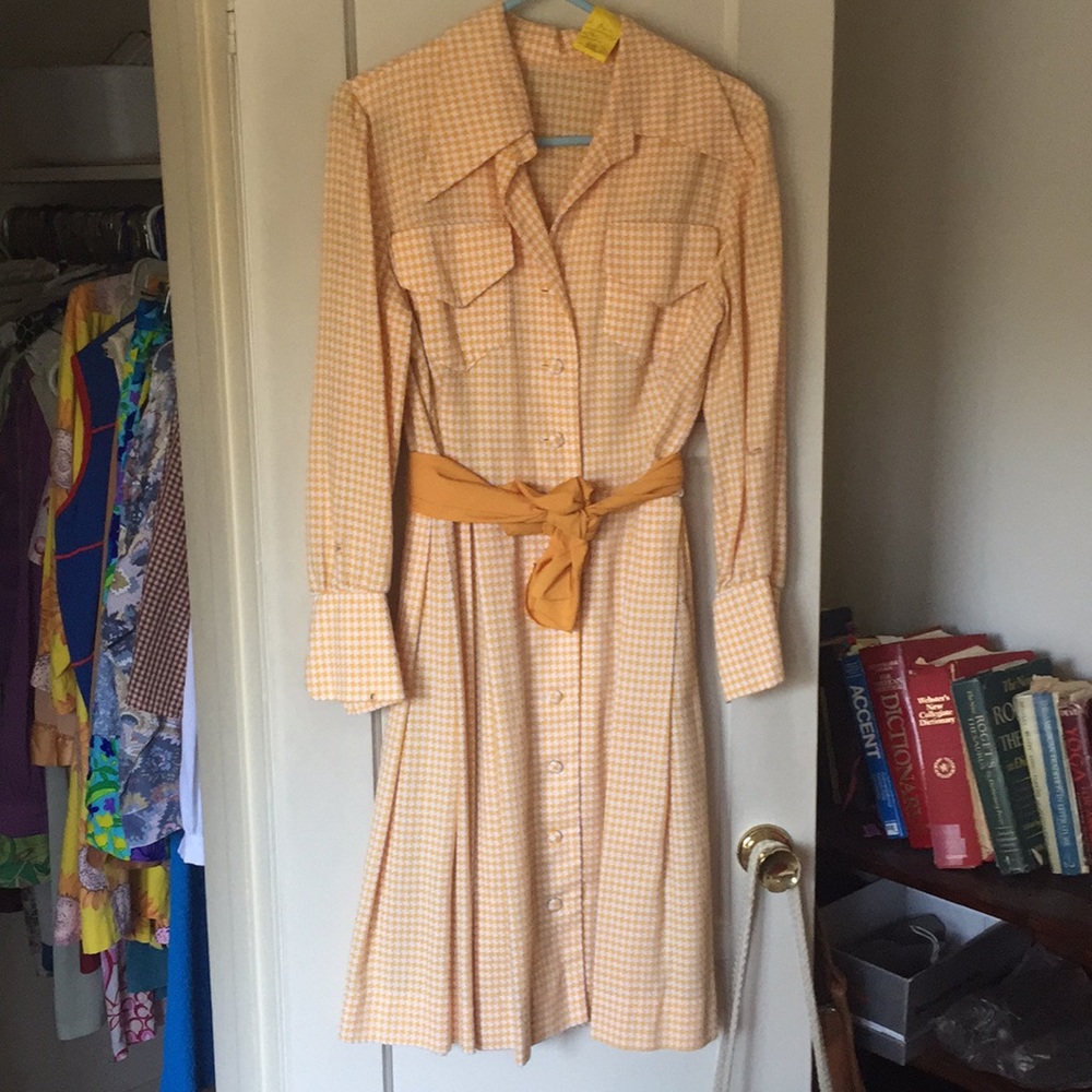 VINTAGE WHITE AND YELLOW DRESS WITH TIE BELT